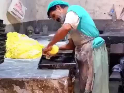 인도 버터 쿠키 공장 ㄷ.gif