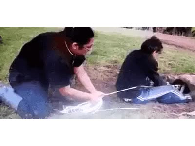 놀라운 구출 장면.gif