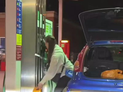 순식간에 조회수 500만 찍힌 영국 주유소녀