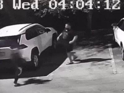 칼 든 미친 놈 vs 은퇴한 밴텀급 MMA 선수