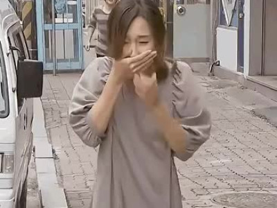 우는건지 웃는건지.gif