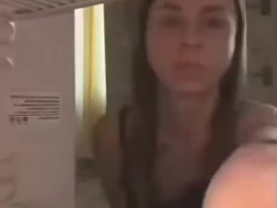 냉장고를 터는 고양이