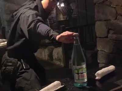 닌자 술집사장님의 병뚜껑 제거 발도술