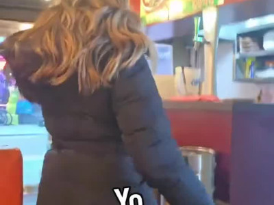 치킨이 매운지 물어보는 외국인