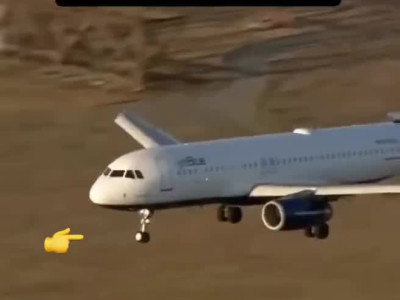 앞바퀴가 90도로 꺾인 채 전설의 착륙