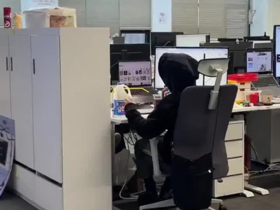 새로운 디자이너가 이상하다