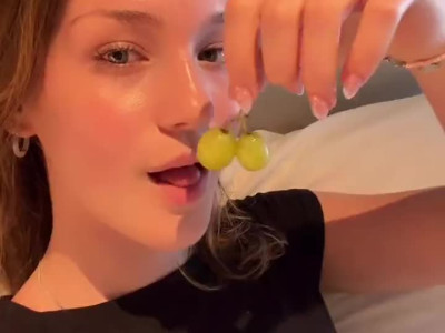 ㅇㅎ)과일 먹는 서양 누나들.mp4