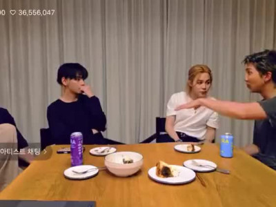 BTS 알엠이 군대에서 애들 과자 좀 사먹으라고 카드줬다가 px포스기 터진 썰