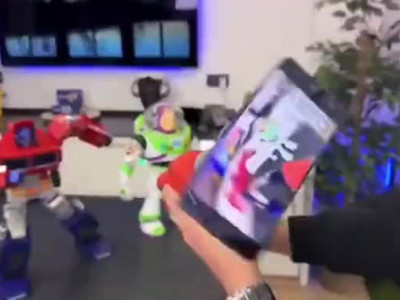 전동 드릴로 갤럭시 S26 돌려버리기.mp4